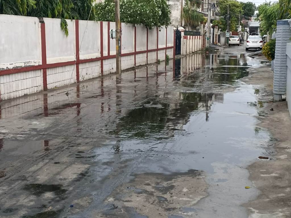 Sewer Water Fills Lane Number Four Residents of Dashmesh Nagar Troubled